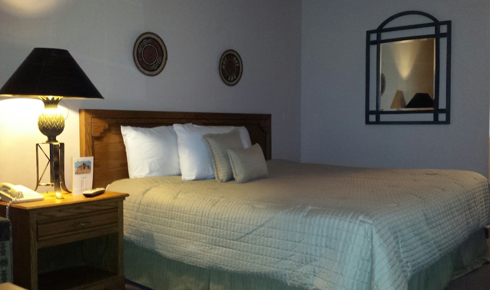 The Noor Hotel 24/50