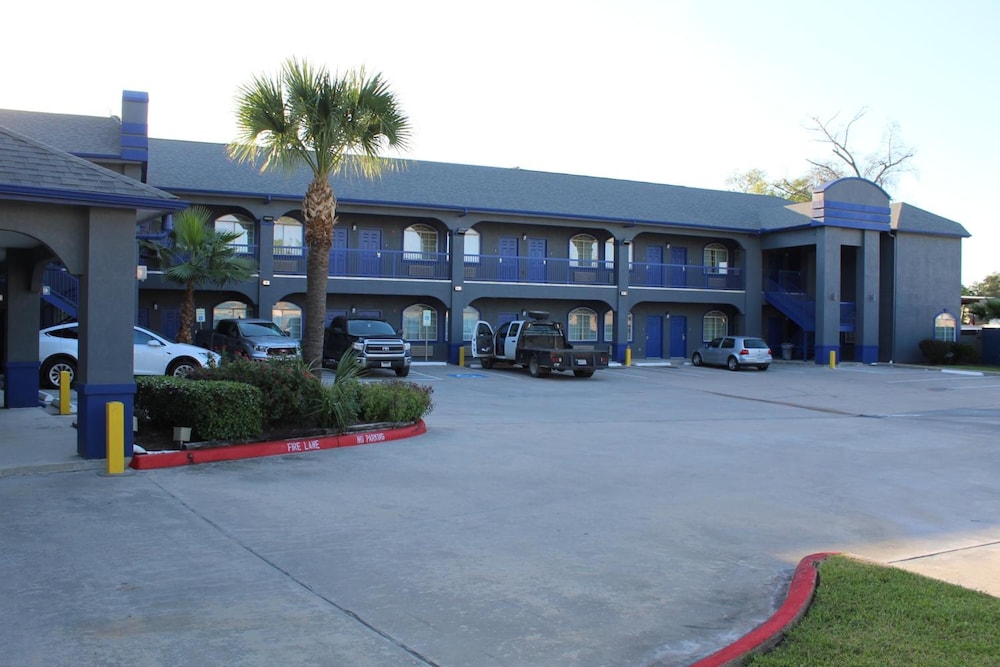 Sapphire Inn Suites 2/58