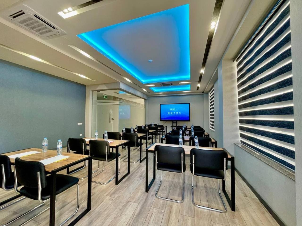 Alpha Plaza Hotel 30/37