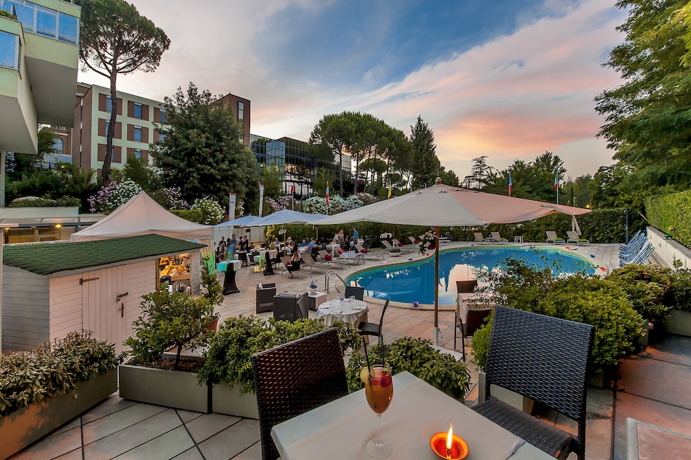 Cardinal Hotel St Peter 47/54