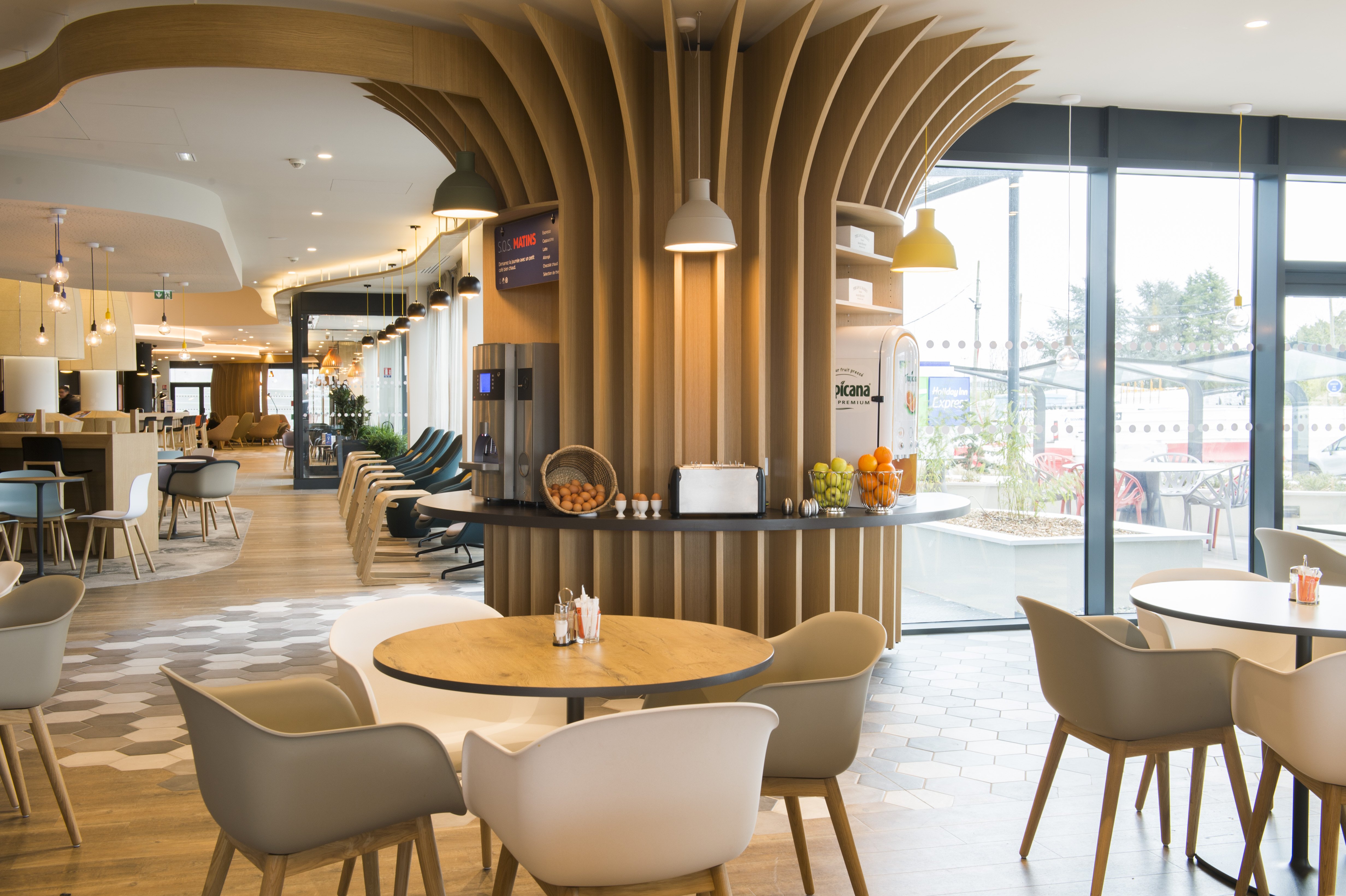 HOLIDAY INN EXPRESS PARIS - CDG AIRPORT 52/70
