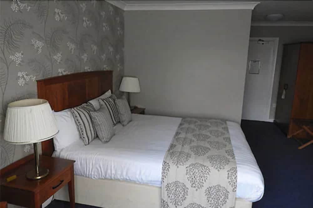 Red Lion Hotel 17/35