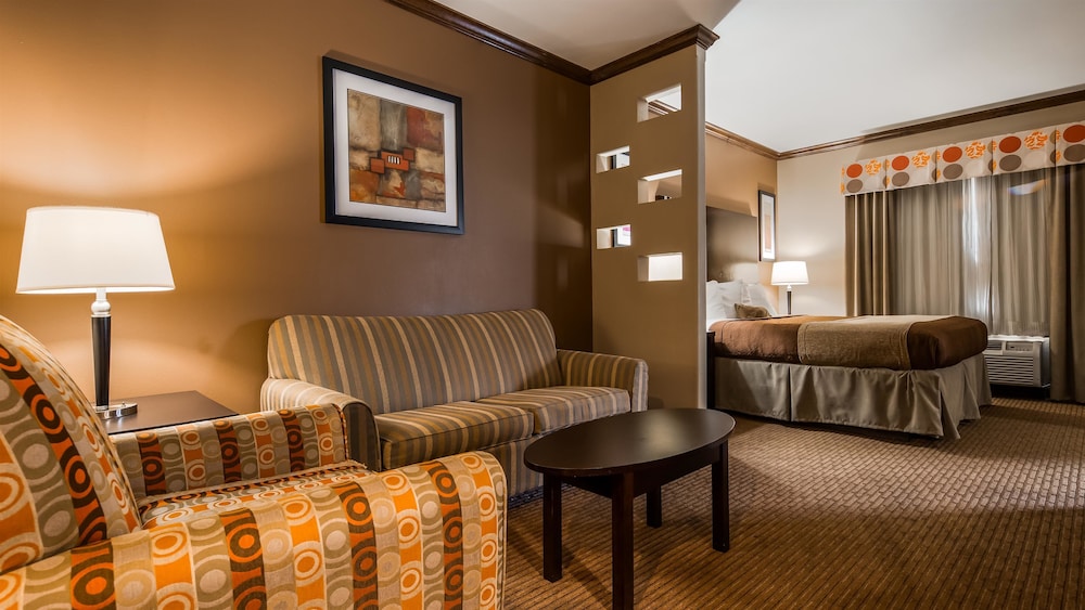 Best Western Plus Texoma Hotel and Suites 29/44