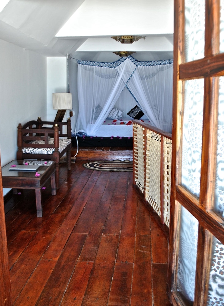 Sea View Lodge Boutique Hotel 26/76