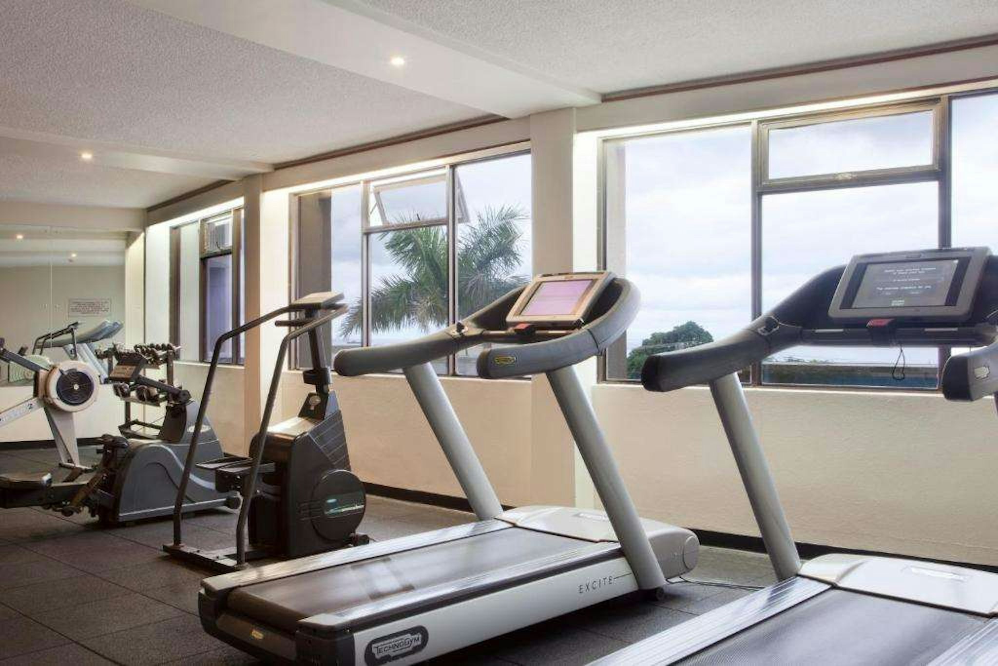 Crown Hotel Port Moresby 42/63