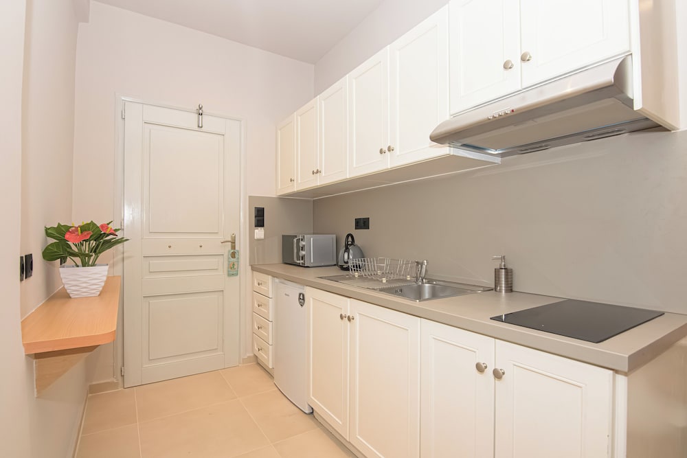 Talos Hotel Apartments 8/50