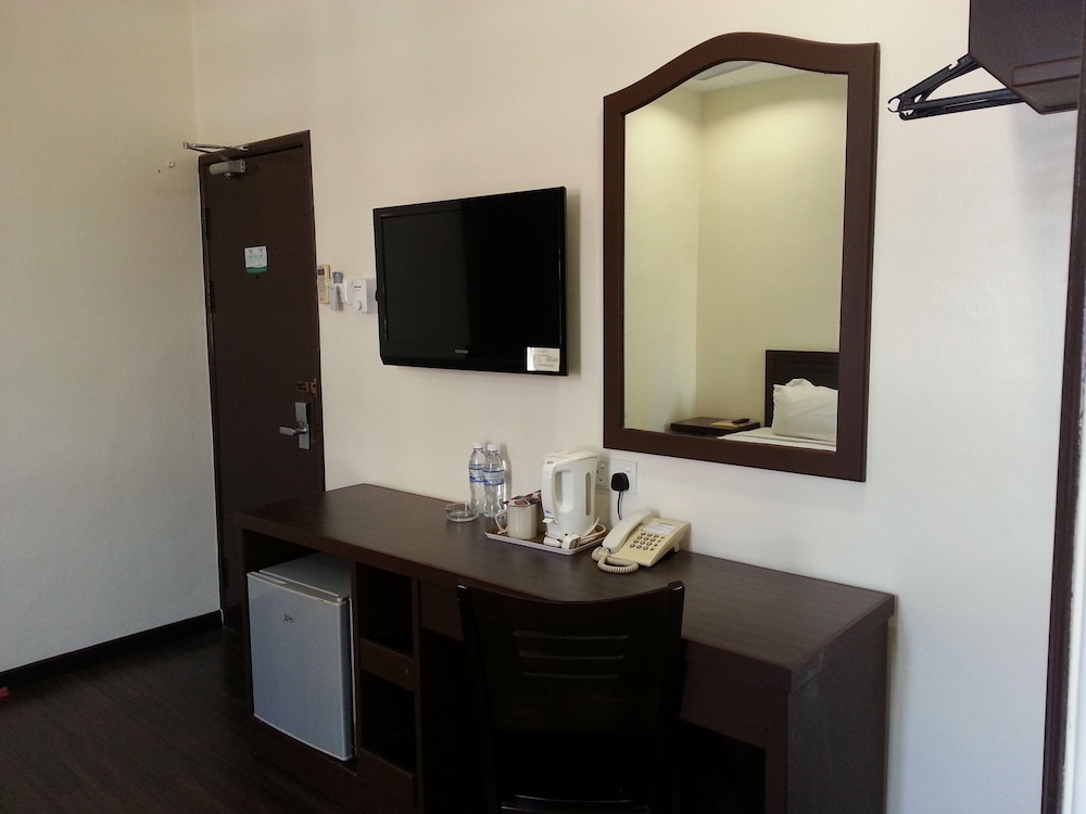 Goodhope Hotel Kelawei 51/71