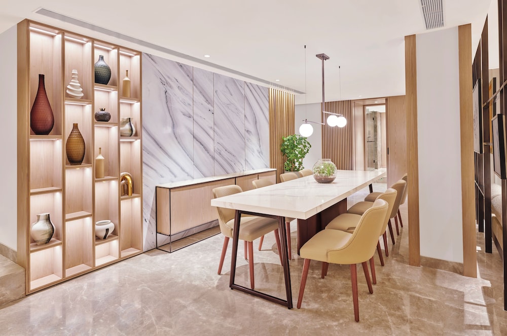THE RESORT 58/77