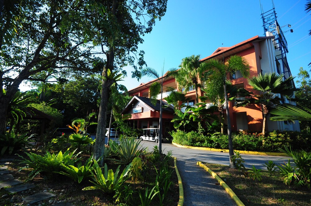 Bukit Merah Laketown Resort 41/43