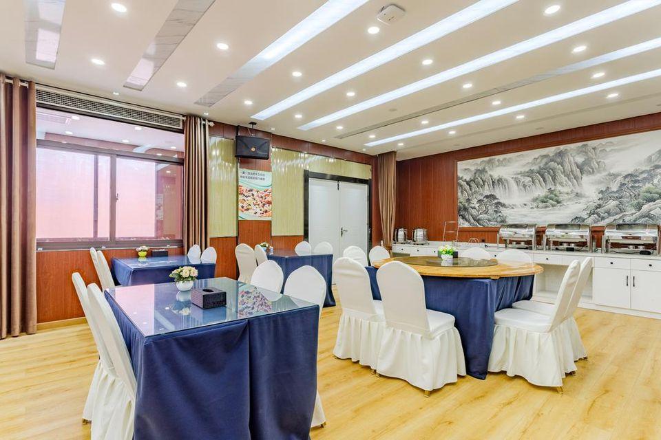 Shangpin Crystal Hotel (Hefei Fubang Plaza) 31/37