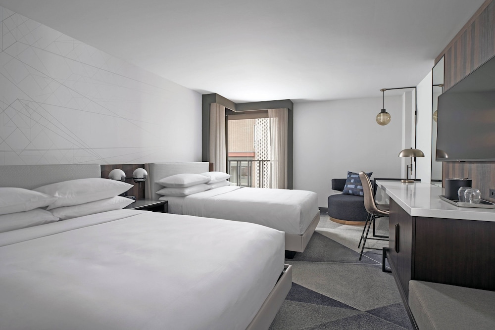 Philadelphia Marriott Old City 13/64