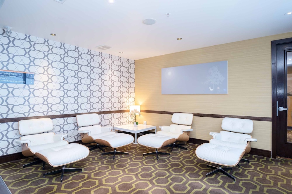 Sandman Hotel & Suites Calgary South 22/65