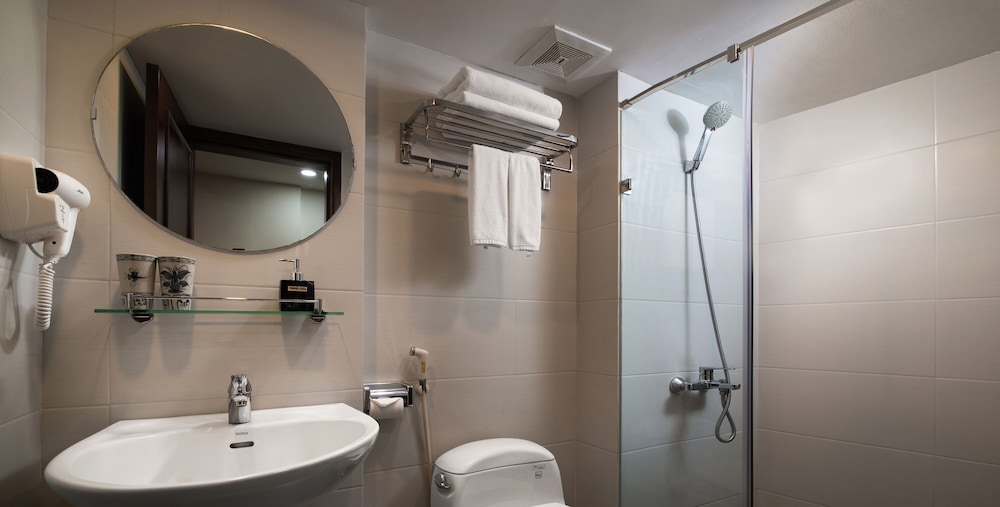 Hanoi Lakeside Premium Hotel 29/31