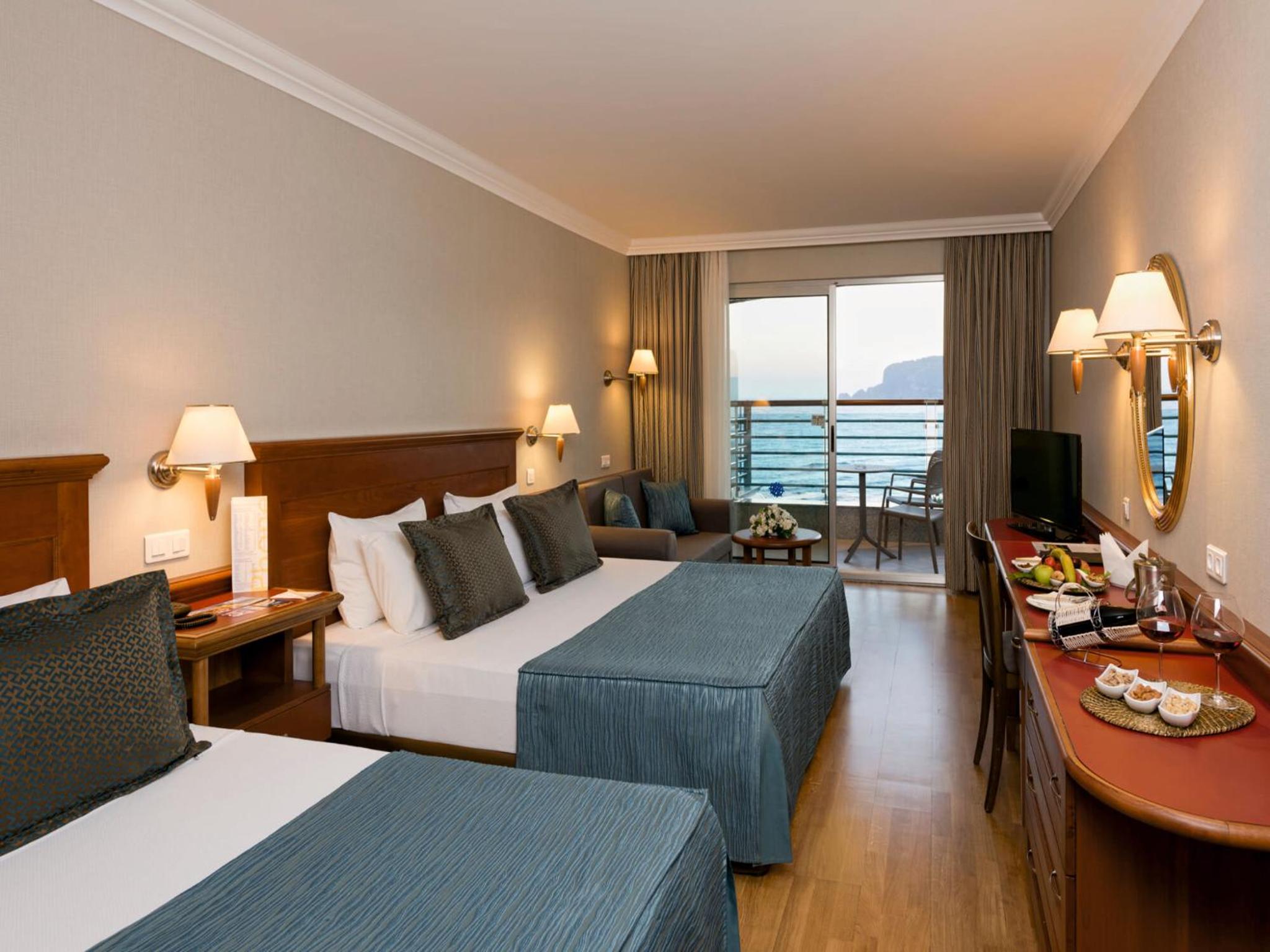 Room, Triple, Side Sea View