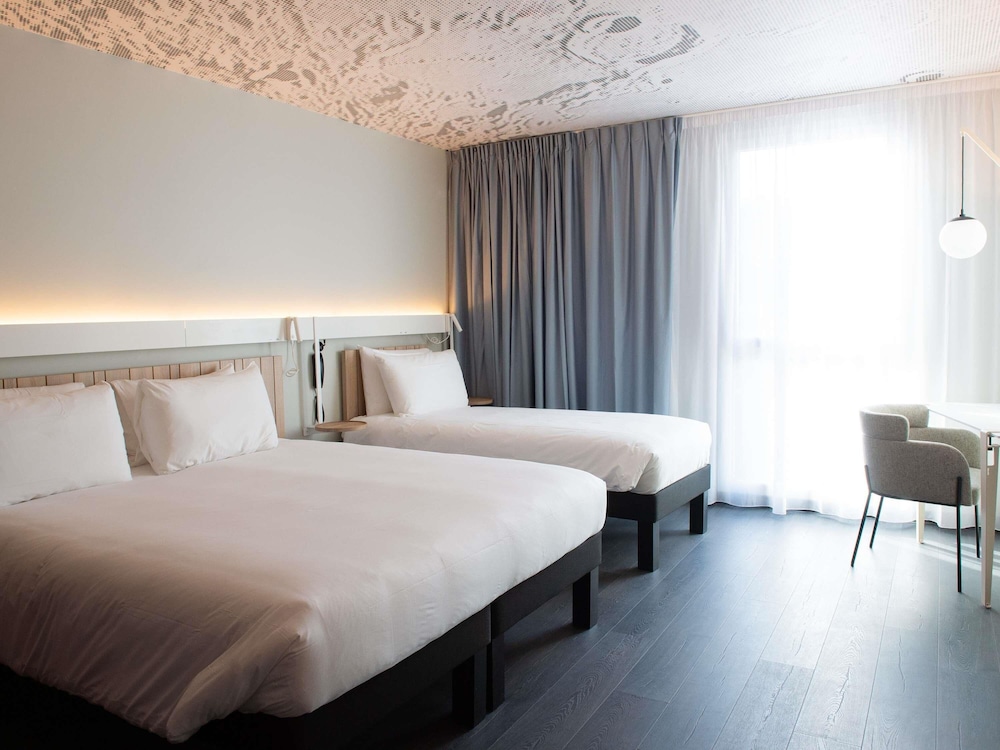 ibis Montlhery Paris Sud 17/68