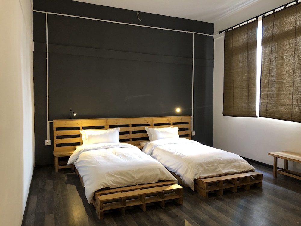 Yakety Yak Hostel 20/65