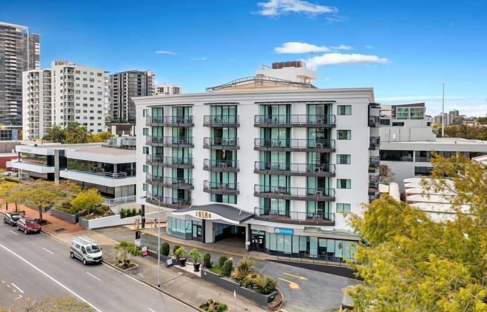 CENTRAL COSMO APARTMENTS 7/63