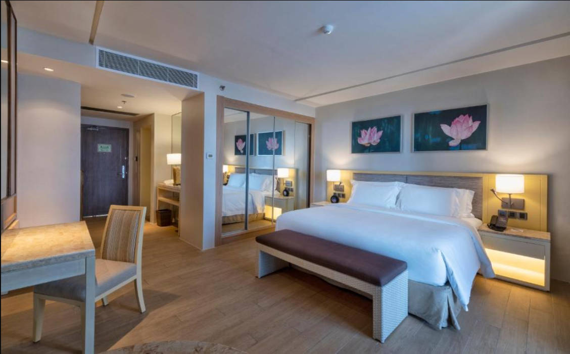 DUSIT, CLUB, DELUXE, KING BED
