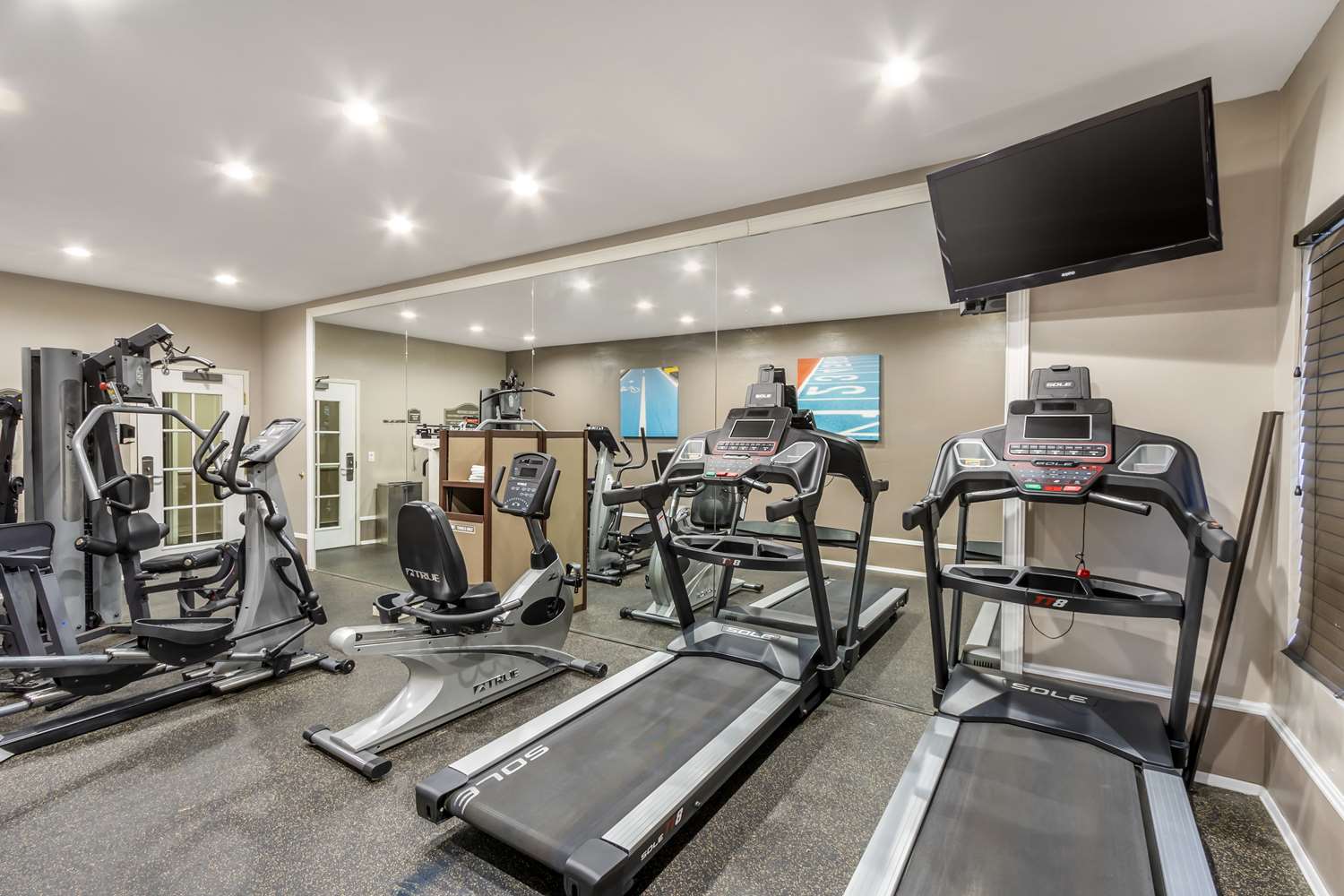 Comfort Inn & Suites North Charleston Northwoods 8/14