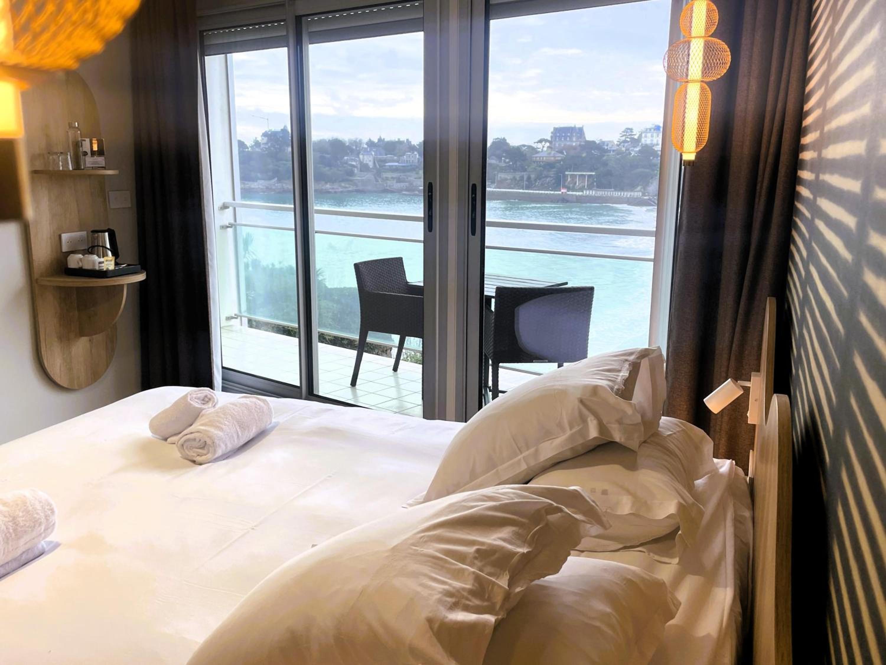 Superior, Queen Bed, Water Front, Terrace