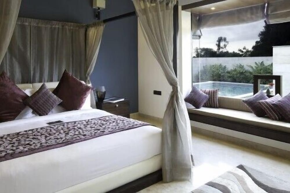 Estate, Pool, Villa, Double Bed