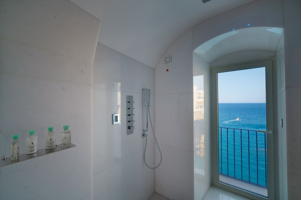 Grotta Palazzese 18/50