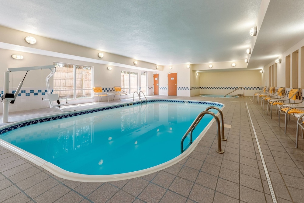 Fairfield Inn Suites Stevens Point 3/27