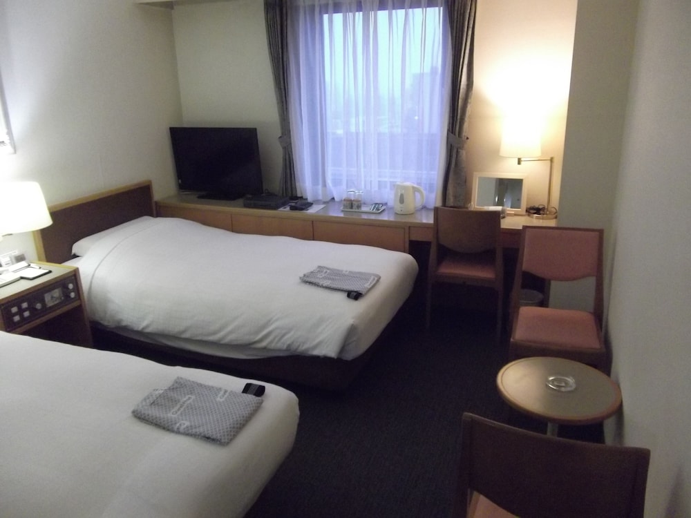 ROOM, TWIN BEDS