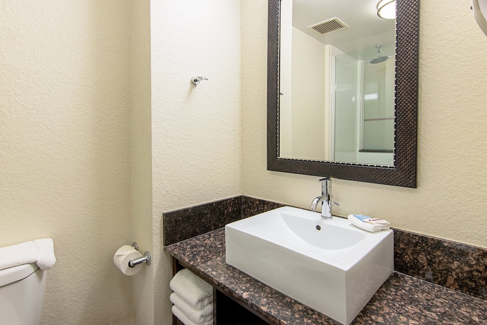 Red Roof Inn Locust Grove 8/22