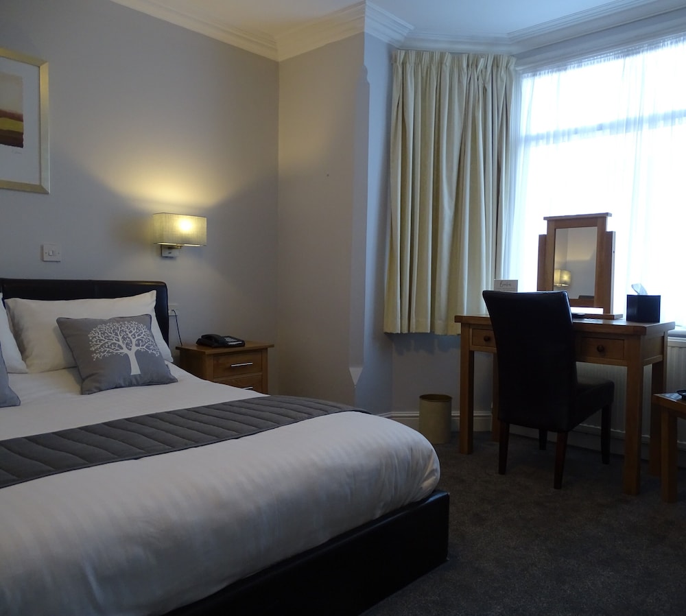 The Beeches Hotel And Leisure Club 7/50