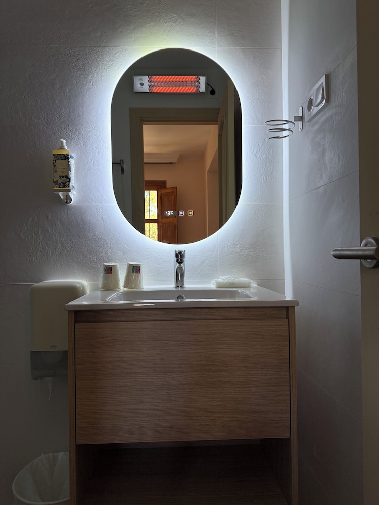 Hostal Moscatel 2/50