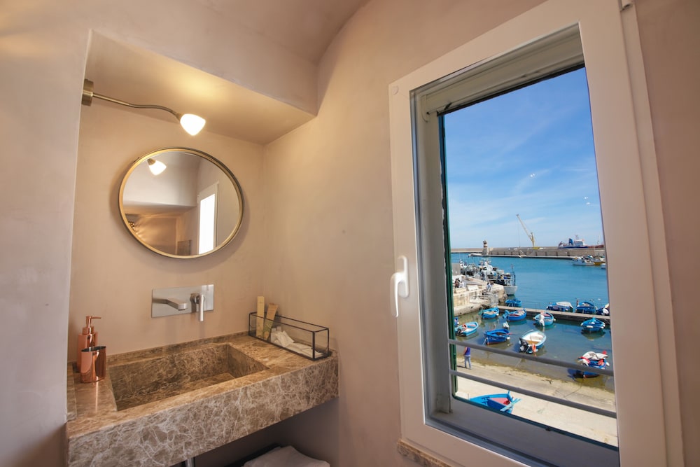Al Console Luxury Suite 47/55