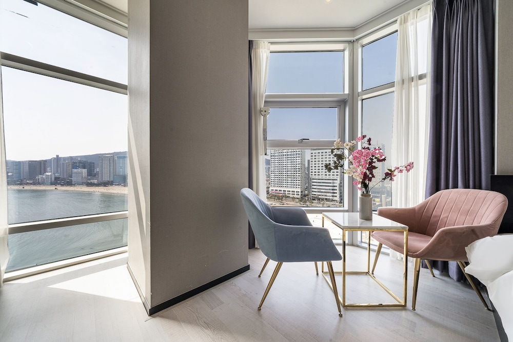 The Point Hotel 52/70