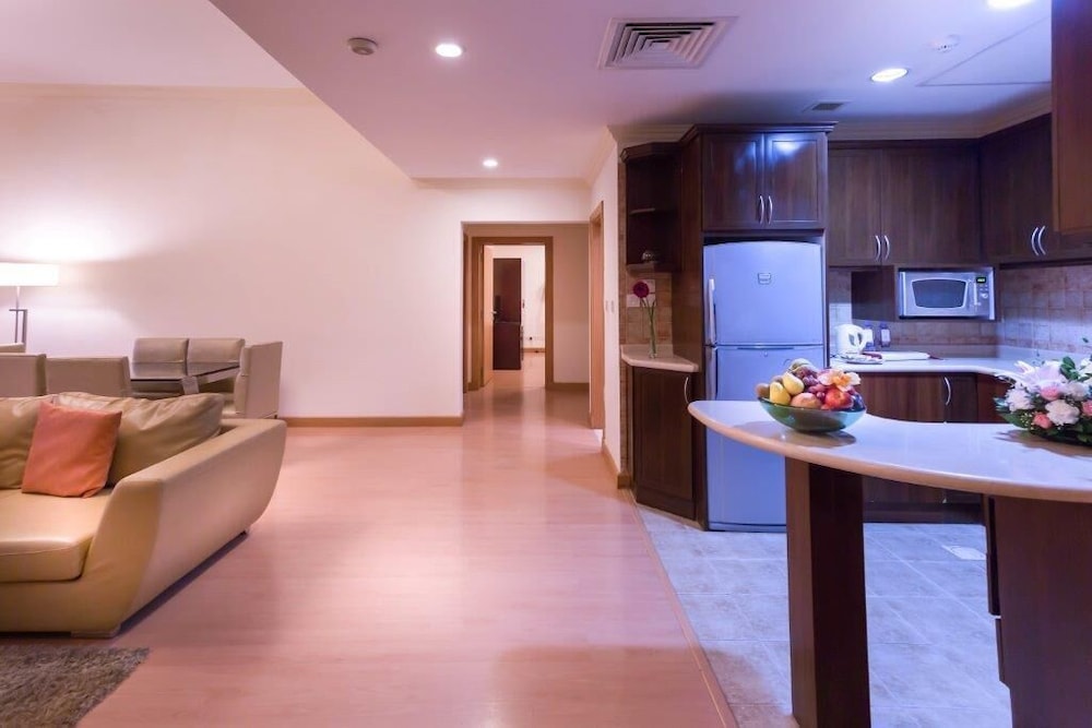 Al Safir Tower 51/72