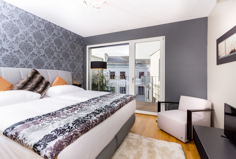 3 BEDROOMS, LUXURY, SUITE, APARTMENT, 3 KING BEDS, TERRACE
