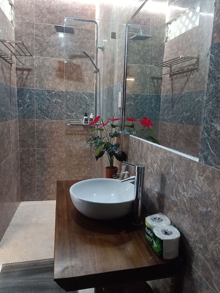 Terra Cotta Homestay And Hostel 35/36