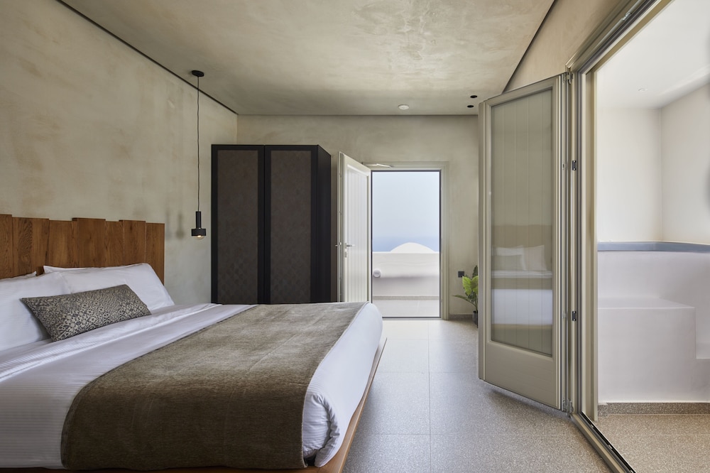 DELUXE, SUITE, PARTIAL SEA VIEW, HOT TUB
