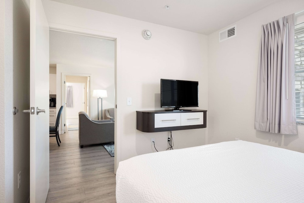 WaterWalk Extended Stay by Wyndham Minneapolis - Plymouth 18/62