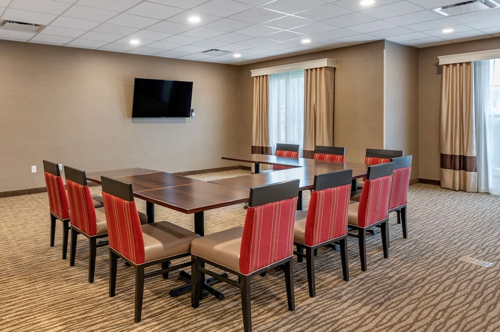 Comfort Suites Columbus Airport 36/43