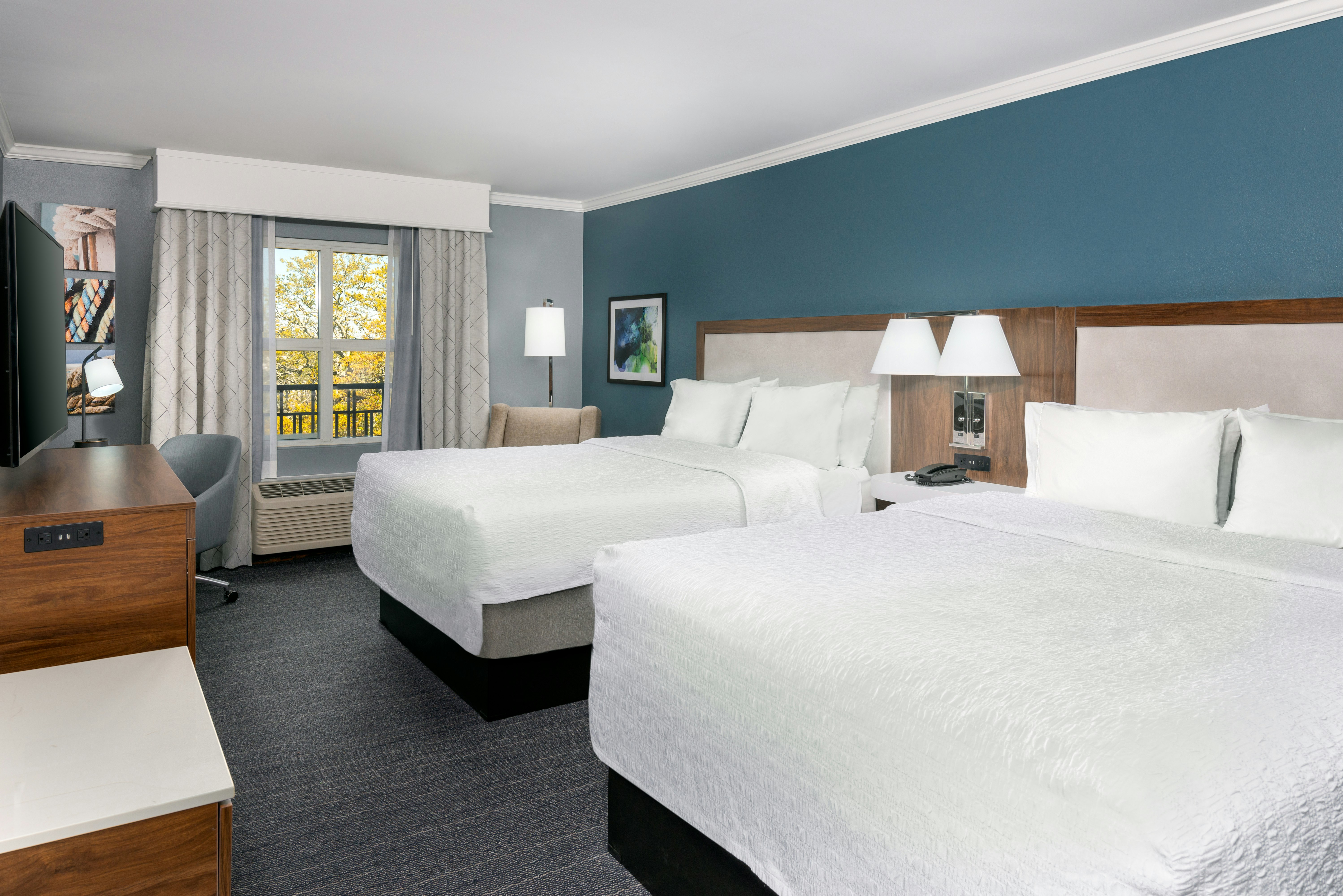 HISTORICAL, 2 QUEEN BEDS, WITH VIEW