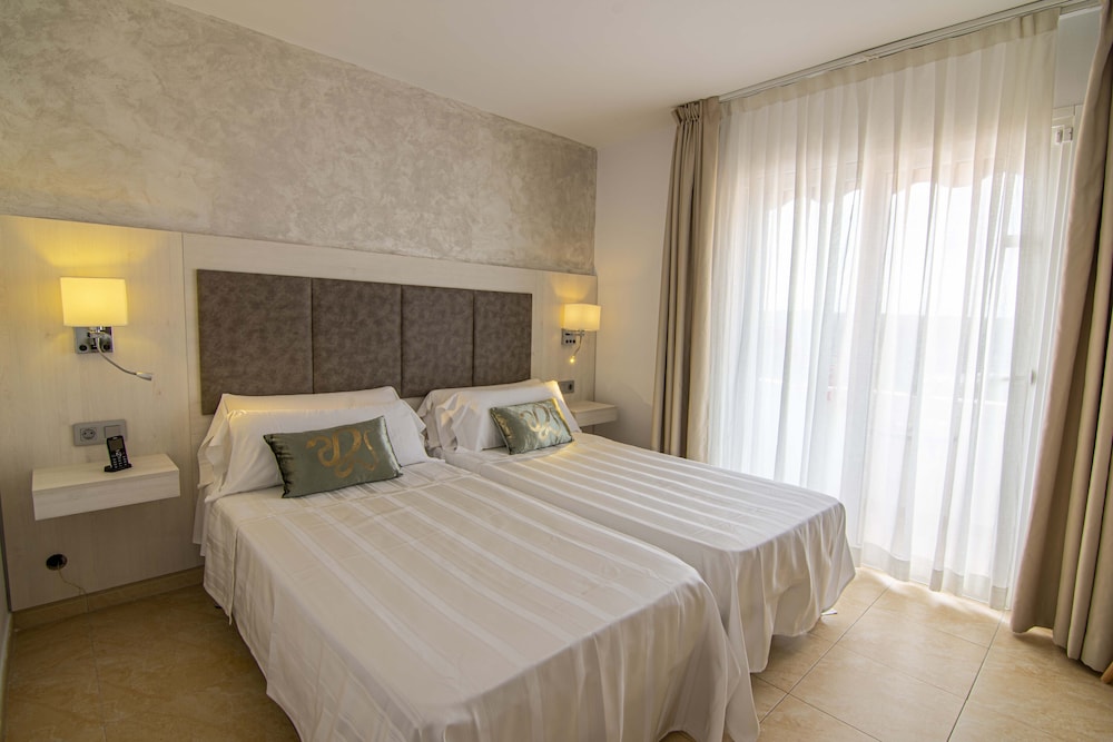 Sa Barrera Adults Only 22/69