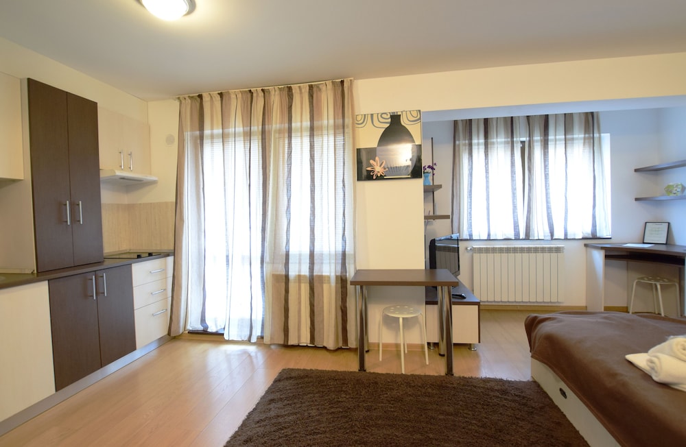 Decebal Residence Apartments 63/80