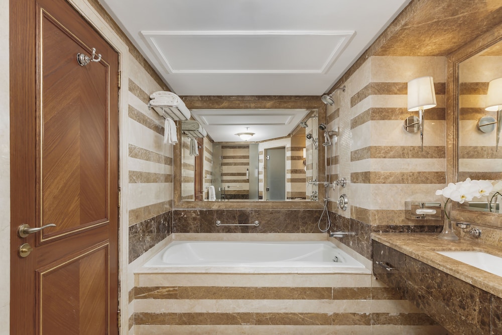 سويس اوتيل المقام مكة(Swissotel Al Maqam Makkah) 38/76