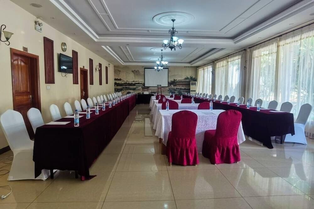 Oriental Swan Hotel Livingstone 12/38