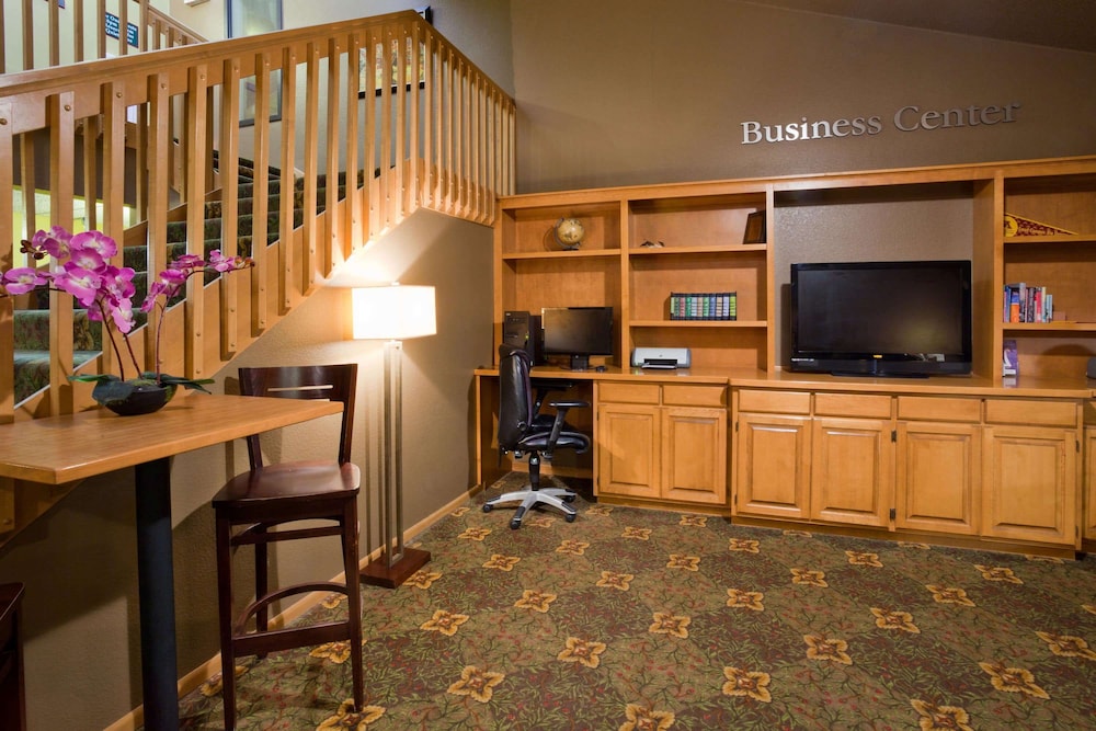 AmericInn by Wyndham Crookston U of M Crookston 6/32