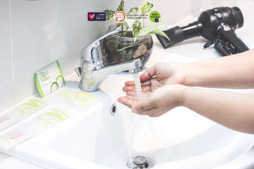 Zest Jemursari by Swiss-Belhotel International photo4