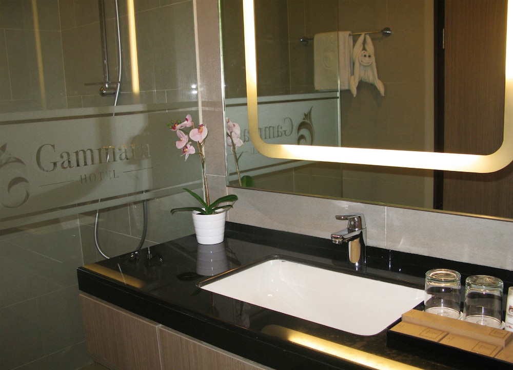 GAMMARA HOTEL MAKASSAR 13/70