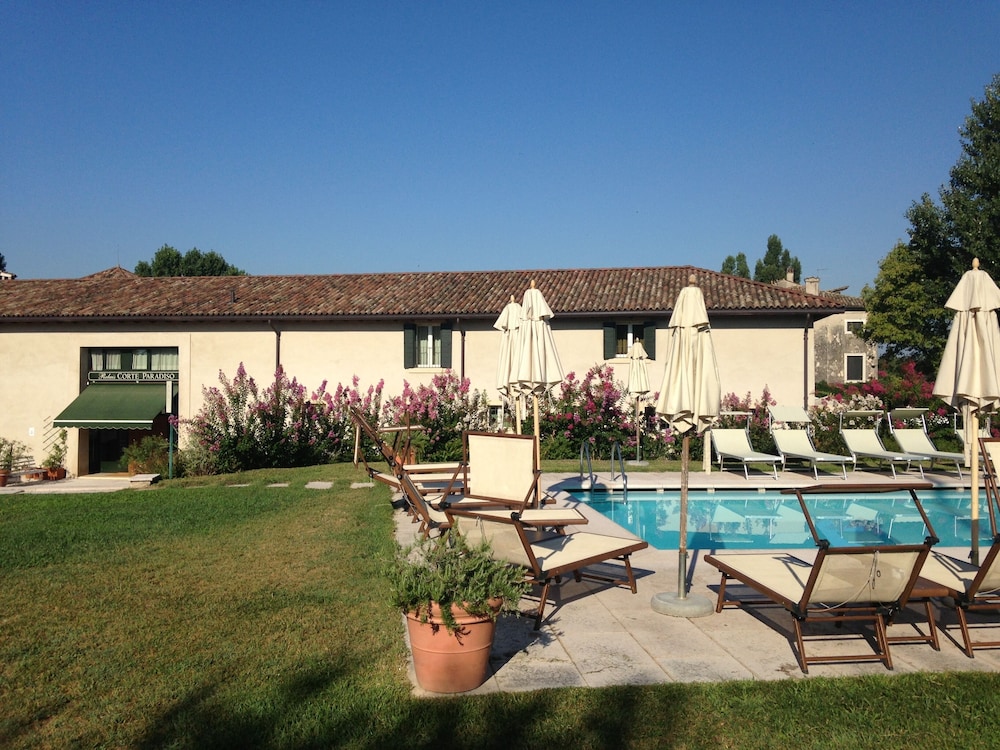 Relais Corte Paradiso 66/76