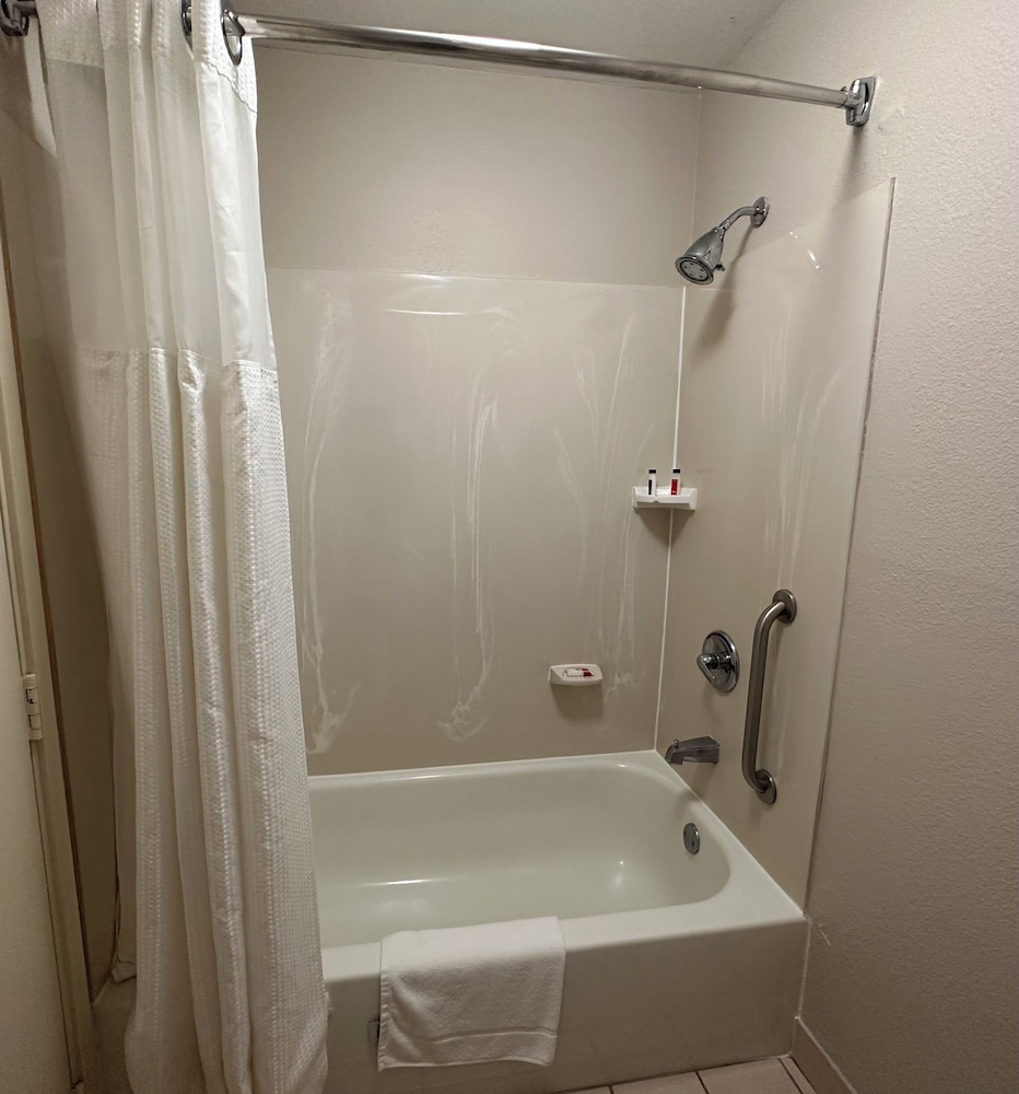 Wingate by Wyndham Dayton North 48/50