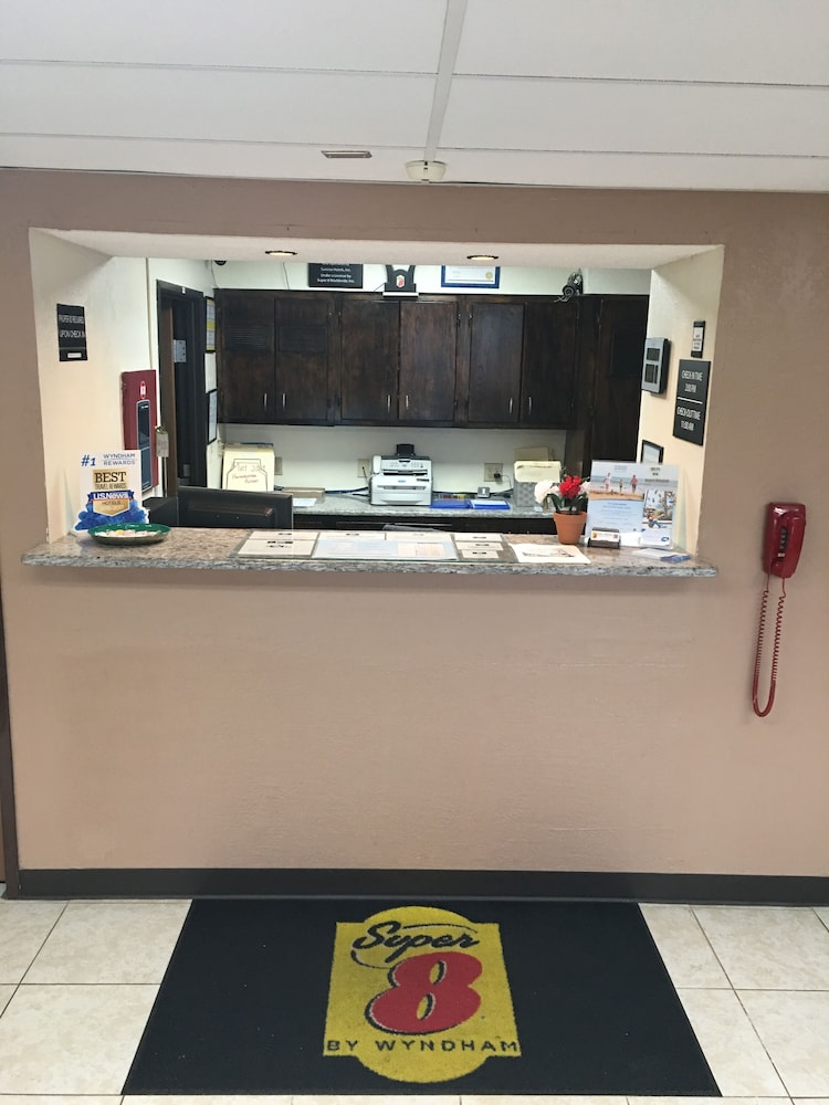 Super 8 By Wyndham Merrillville/Gary Area 10/46